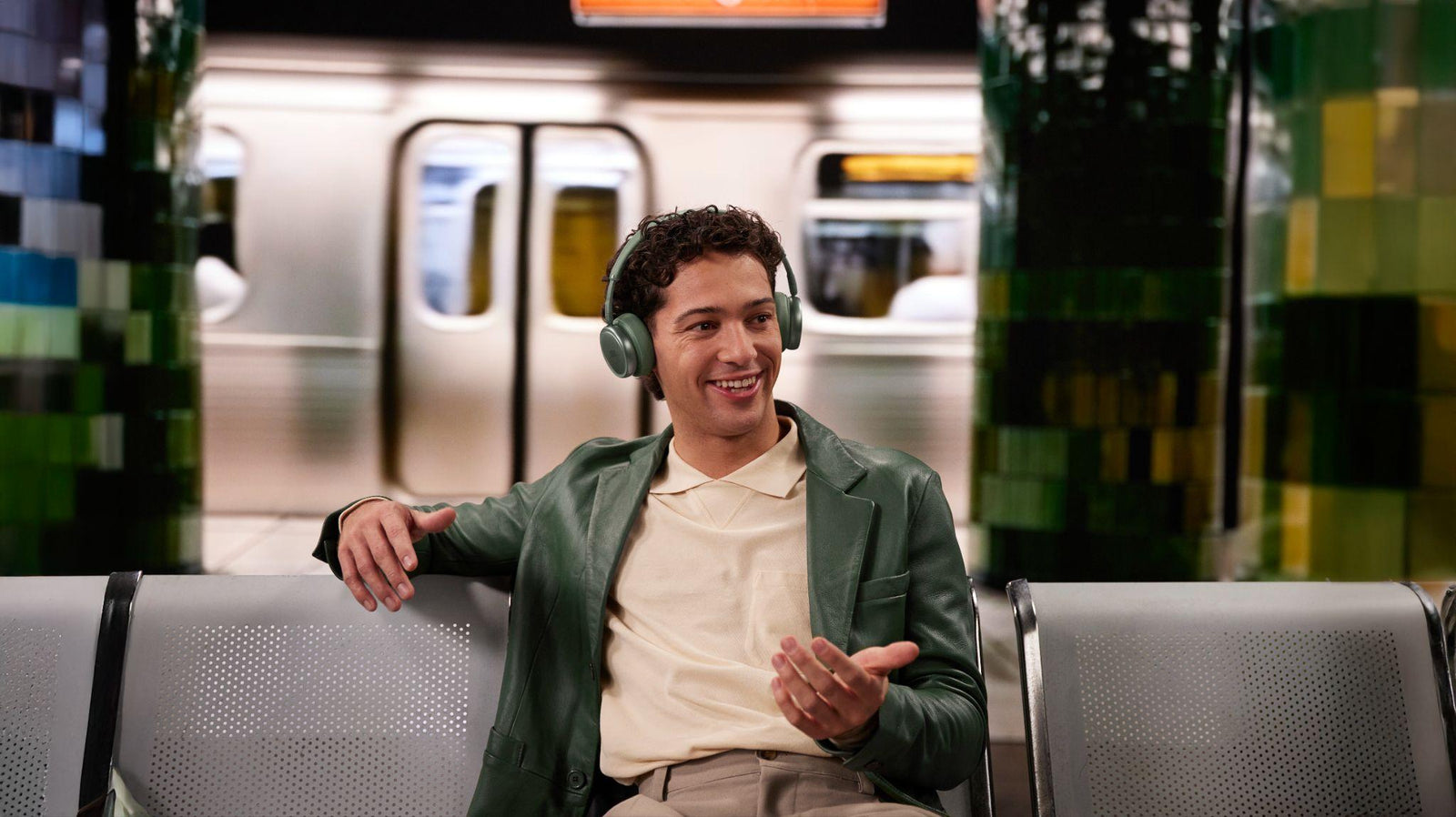 On-Ear vs Over-Ear: Which JBL Live Headphones Are Right for You?