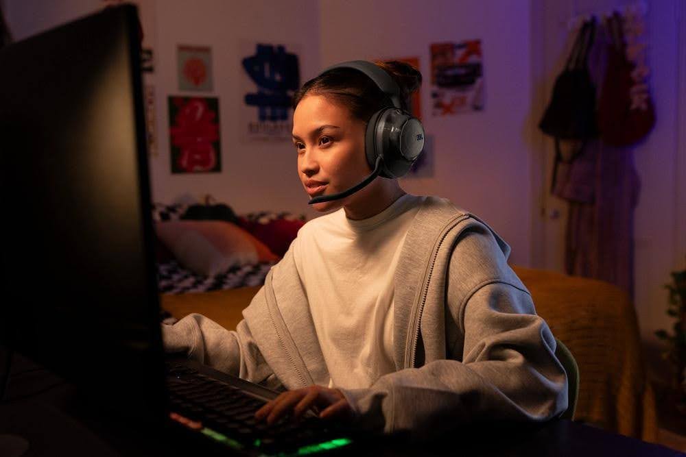 JBL Quantum 520: New Wireless Gaming Headset With Quantum Spatial Sound